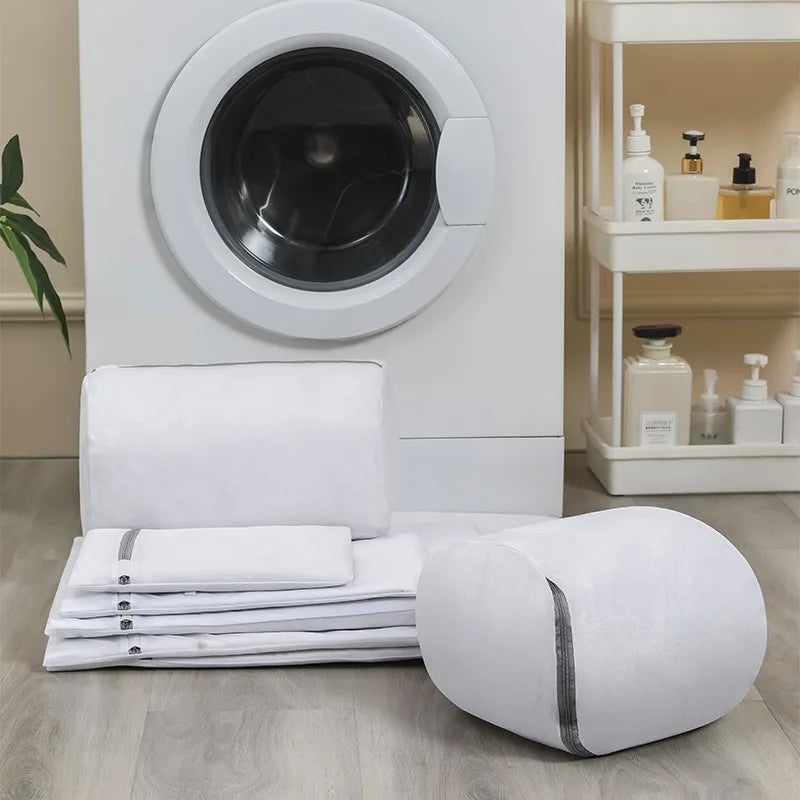 Shoe Washing Bag — Zipped Mesh Laundry Bag for Trainers